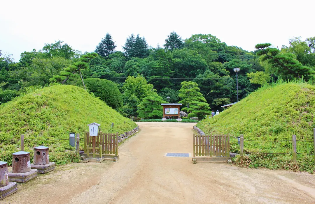 道後公園(湯築城跡)の実写写真。訪問前のイメージ確認用。