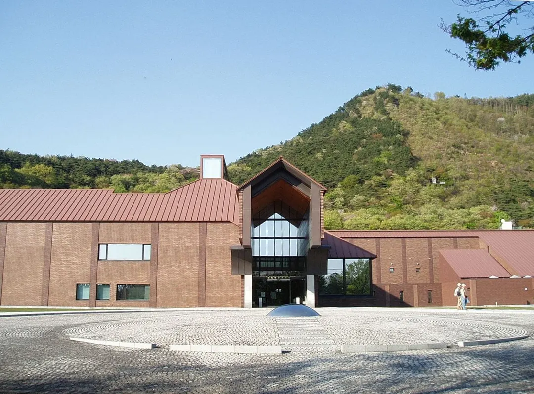 福島県立美術館の実写写真。訪問前のイメージ確認用。
