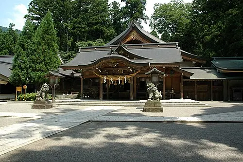 白山比咩神社の別アングルを確認できる実写写真 2
