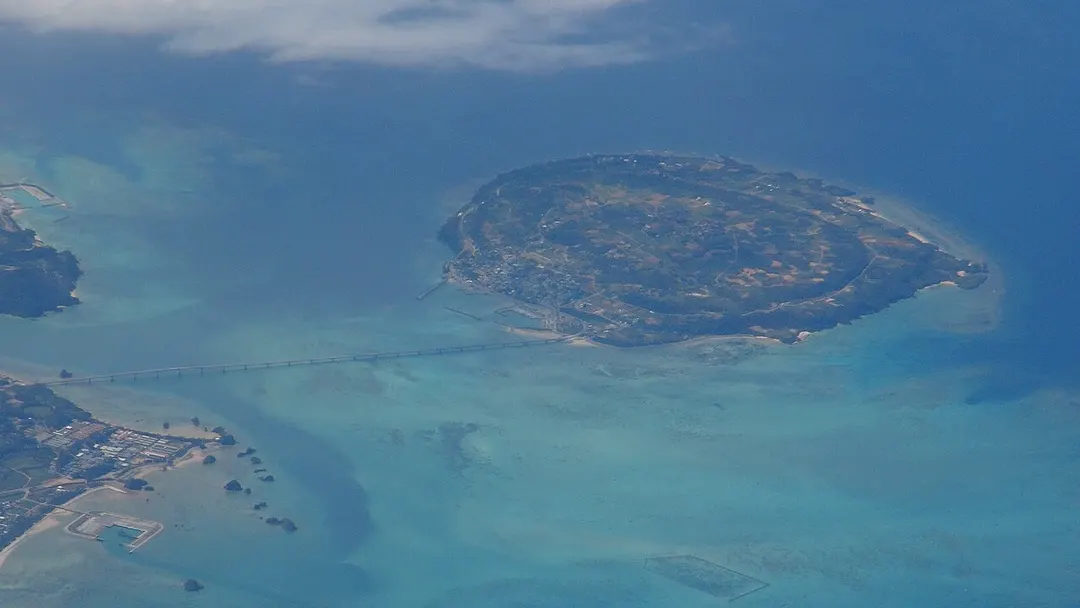 ハートロック訪問と組み合わせる古宇利島の海岸風景