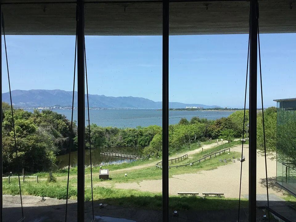 滋賀県立琵琶湖博物館の別アングルを確認できる実写写真 1