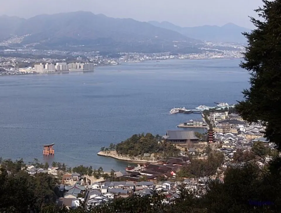 宮島・嚴島神社の別アングルを確認できる実写写真 2