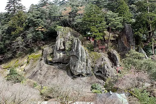 那谷寺の別アングルを確認できる実写写真 1