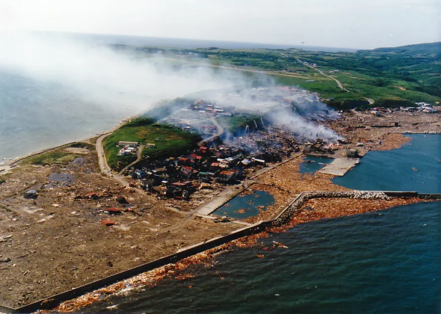 北海道南西沖地震で被害を受けた奥尻島の状況を記録した実写写真