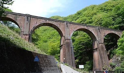 碓氷第三橋梁(めがね橋)の別アングルを確認できる実写写真 1