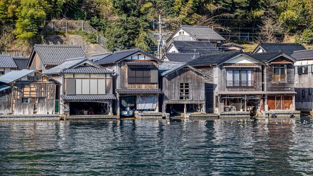 伊根の舟屋の実写写真。訪問前のイメージ確認用。