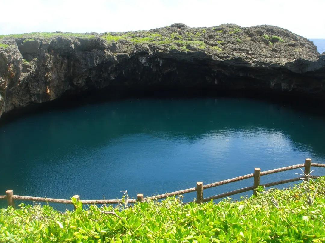 下地島 通り池の実写写真。訪問前のイメージ確認用。