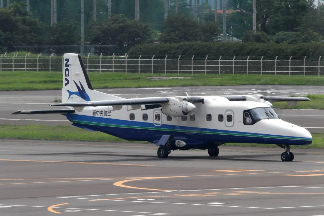 調布飛行場で撮影された新中央航空のドルニエ228型機(2013年、Kentaro IEMOTO撮影)