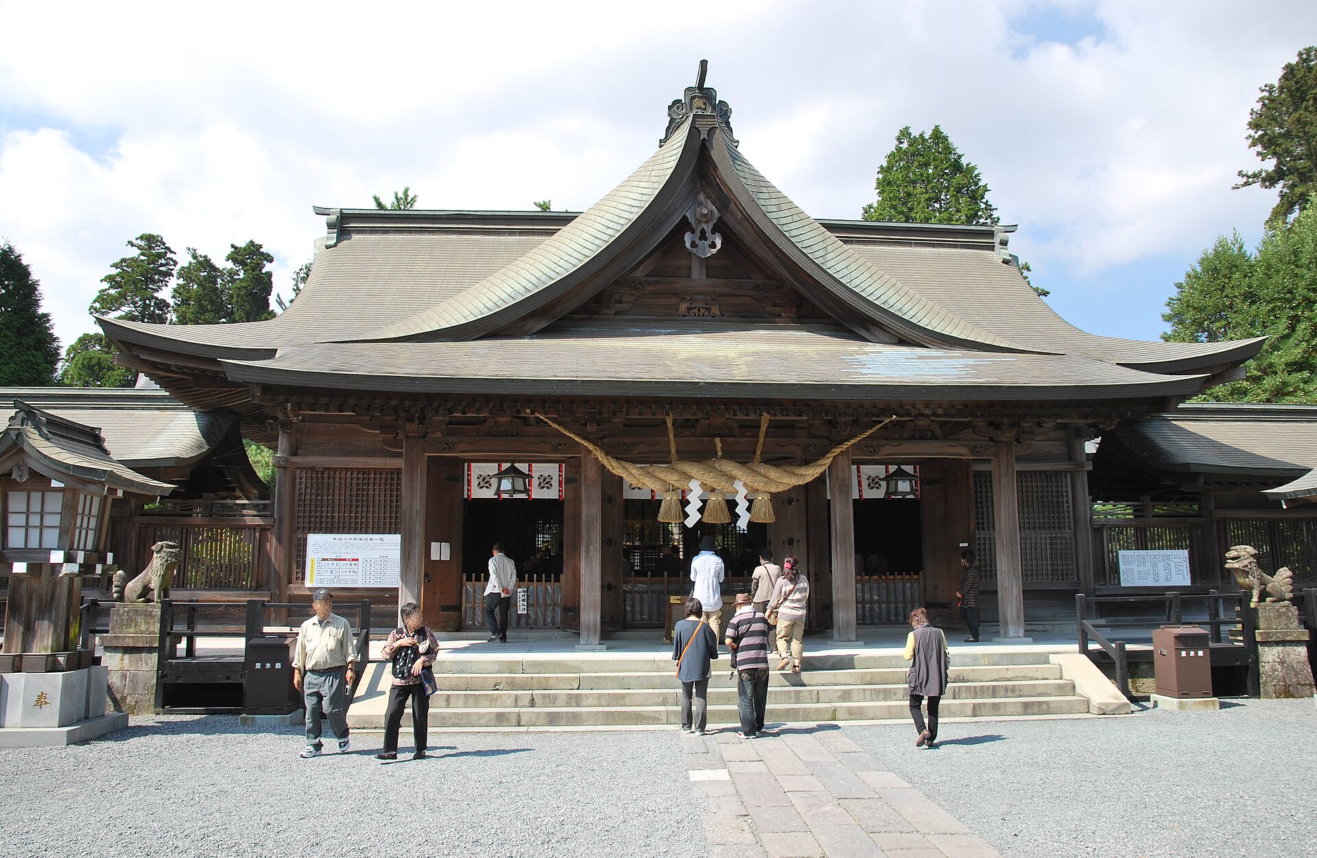 阿蘇神社の実写写真。訪問前のイメージ確認用。