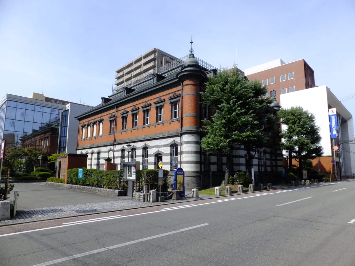 秋田市立赤れんが郷土館の別アングルを確認できる実写写真 1