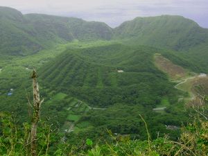 青ヶ島 丸山の別アングルを確認できる実写写真 1