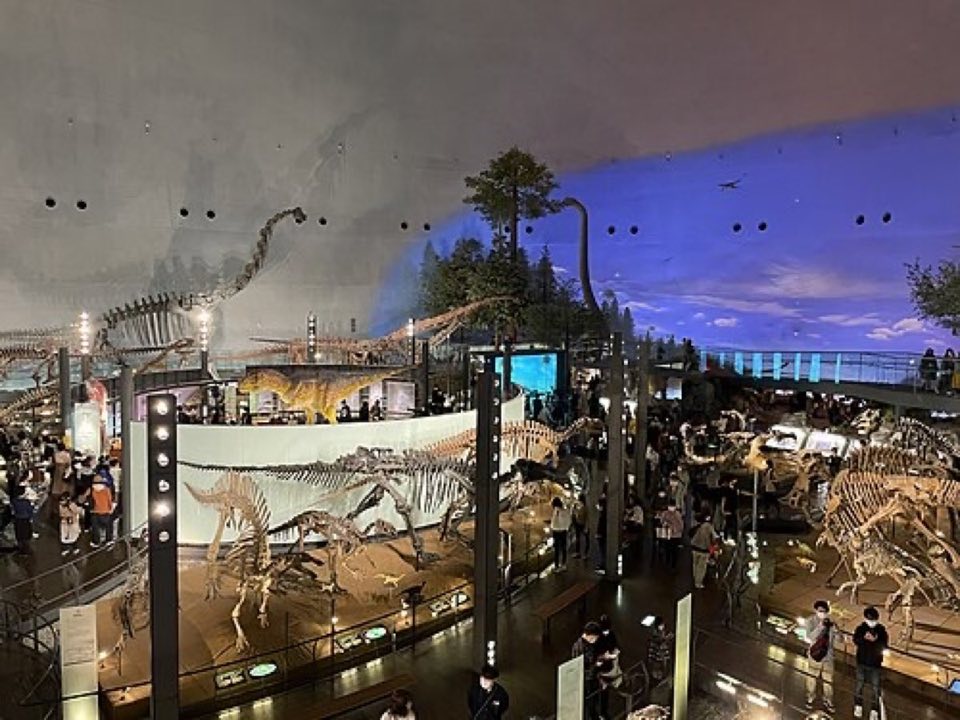 福井県立恐竜博物館の別アングルを確認できる実写写真 1
