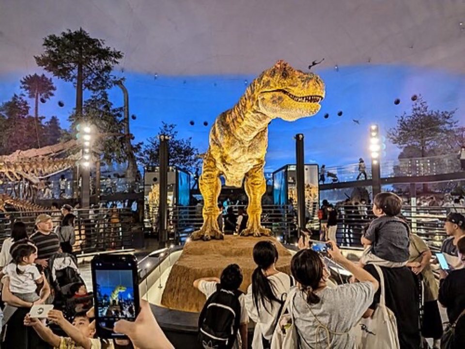 福井県立恐竜博物館の別アングルを確認できる実写写真 2