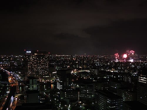 福岡タワーの別アングルを確認できる実写写真 2