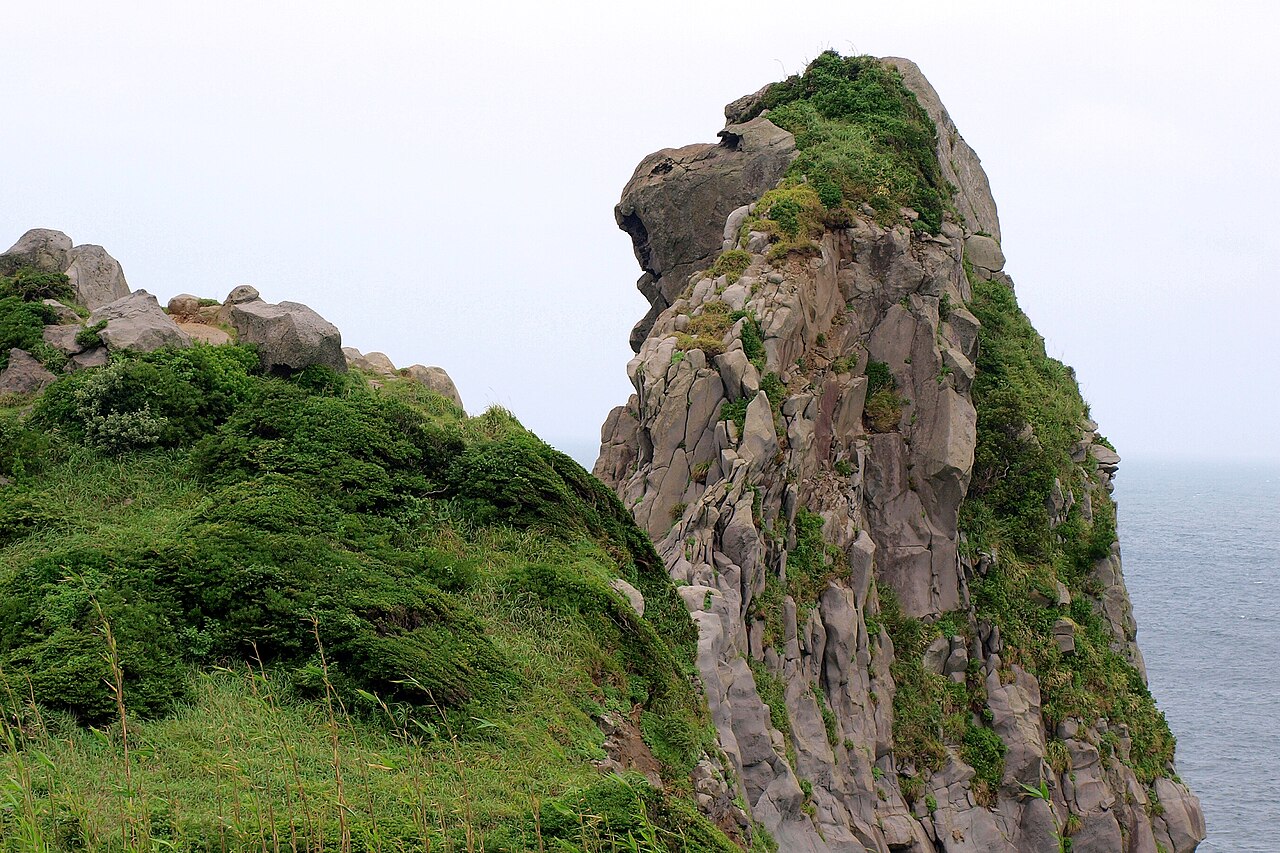 壱岐島 猿岩の別アングルを確認できる実写写真 1