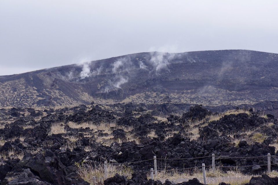 伊豆大島 三原山の別アングルを確認できる実写写真 2