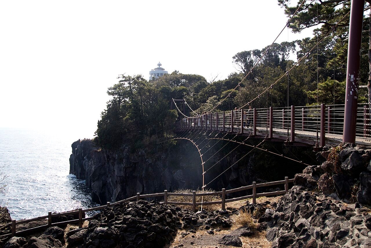 城ヶ崎海岸の別アングルを確認できる実写写真 2