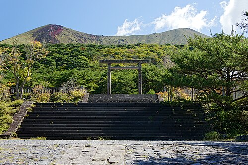 霧島神宮の別アングルを確認できる実写写真 1