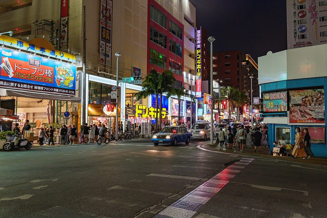 国際通りの別アングルを確認できる実写写真 1