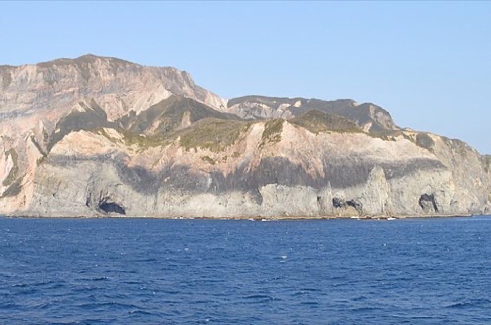 神津島 赤崎遊歩道の別アングルを確認できる実写写真 1