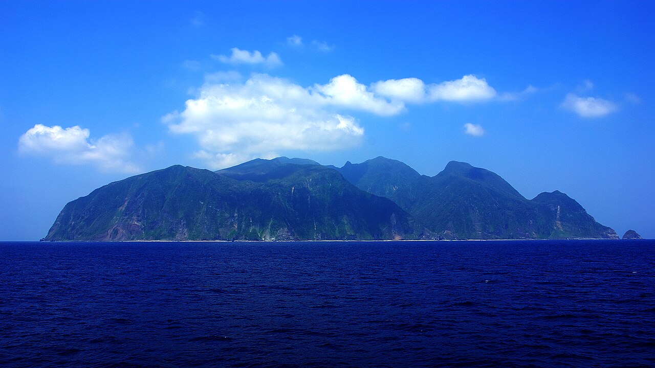 御蔵島 イルカウォッチングの別アングルを確認できる実写写真 1