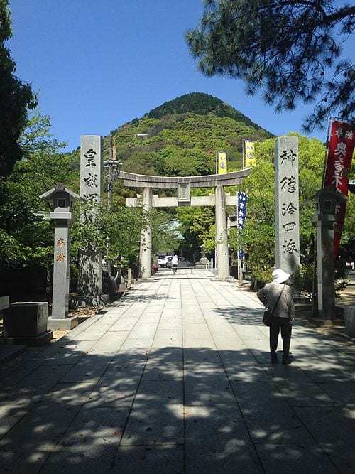 宮地嶽神社の別アングルを確認できる実写写真 1