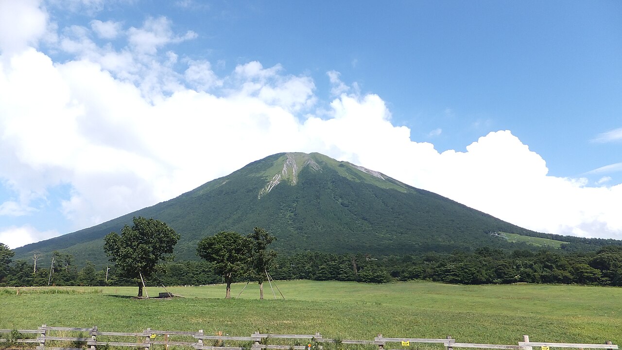 大山の別アングルを確認できる実写写真 1