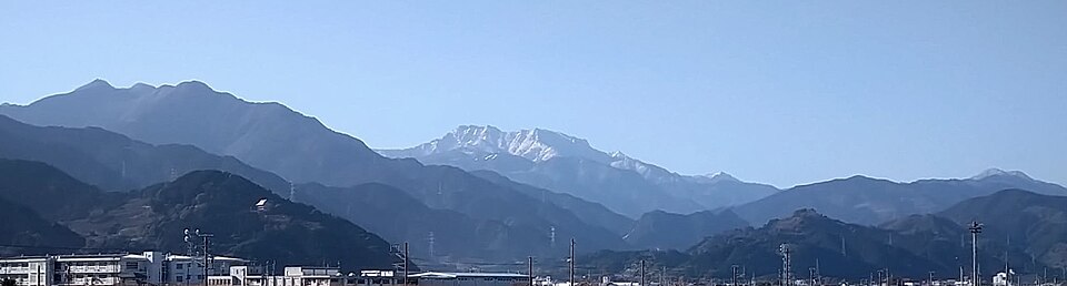 石鎚山の別アングルを確認できる実写写真 2