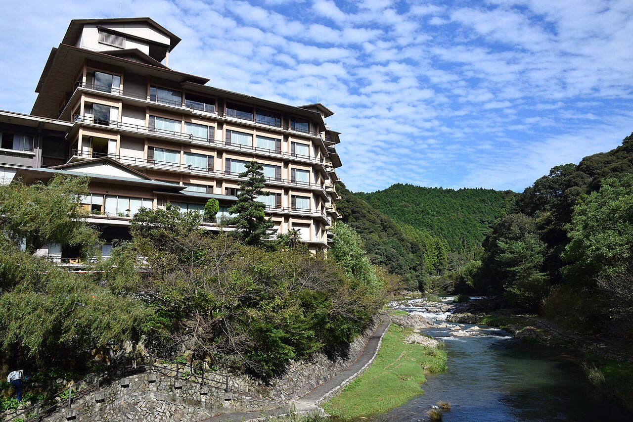 長門湯本温泉の別アングルを確認できる実写写真 2