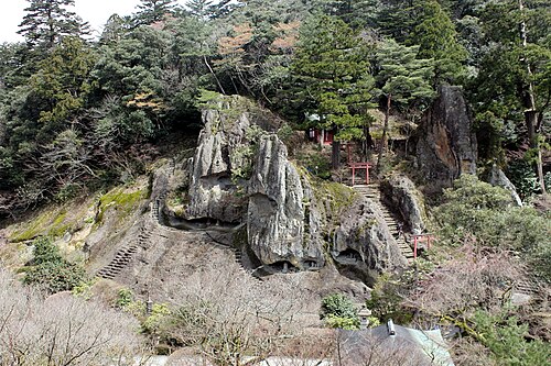 那谷寺の別アングルを確認できる実写写真 1