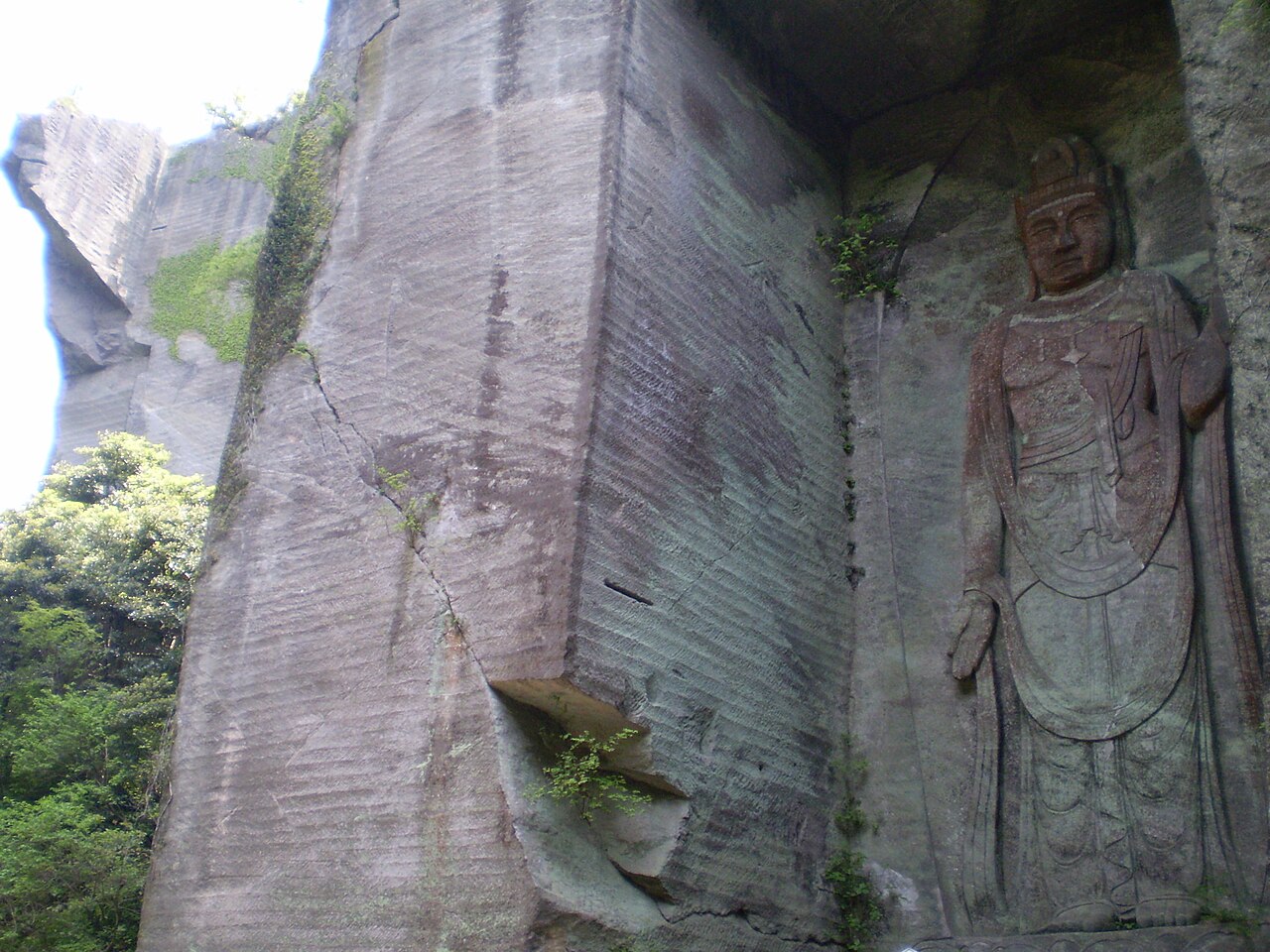 鋸山 日本寺の別アングルを確認できる実写写真 1