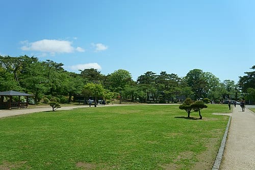 千秋公園の別アングルを確認できる実写写真 1