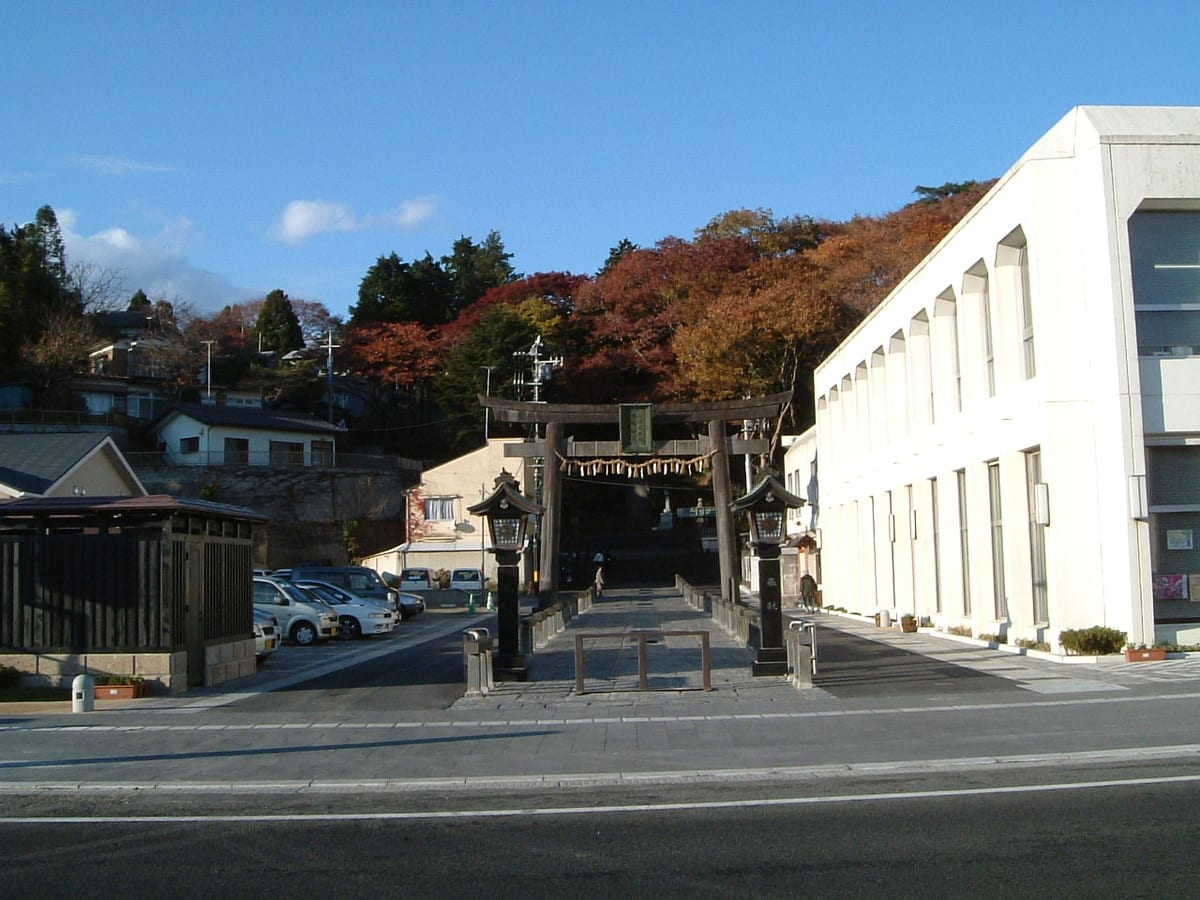 志波彦神社・鹽竈神社の別アングルを確認できる実写写真 1