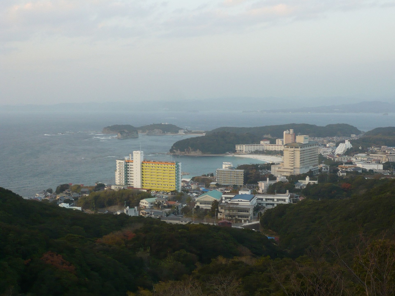 白浜温泉の別アングルを確認できる実写写真 1