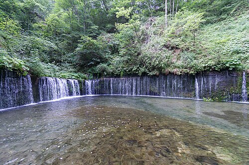 白糸の滝（軽井沢）の別アングルを確認できる実写写真 2
