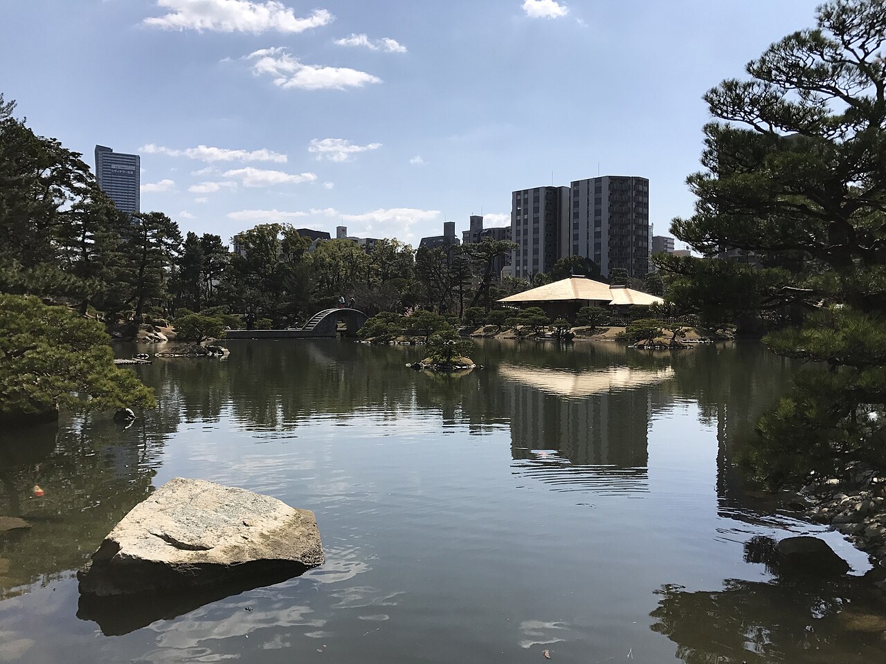 縮景園の別アングルを確認できる実写写真 1