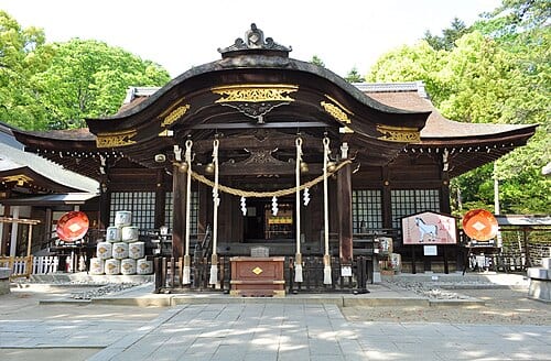 武田神社の別アングルを確認できる実写写真 2