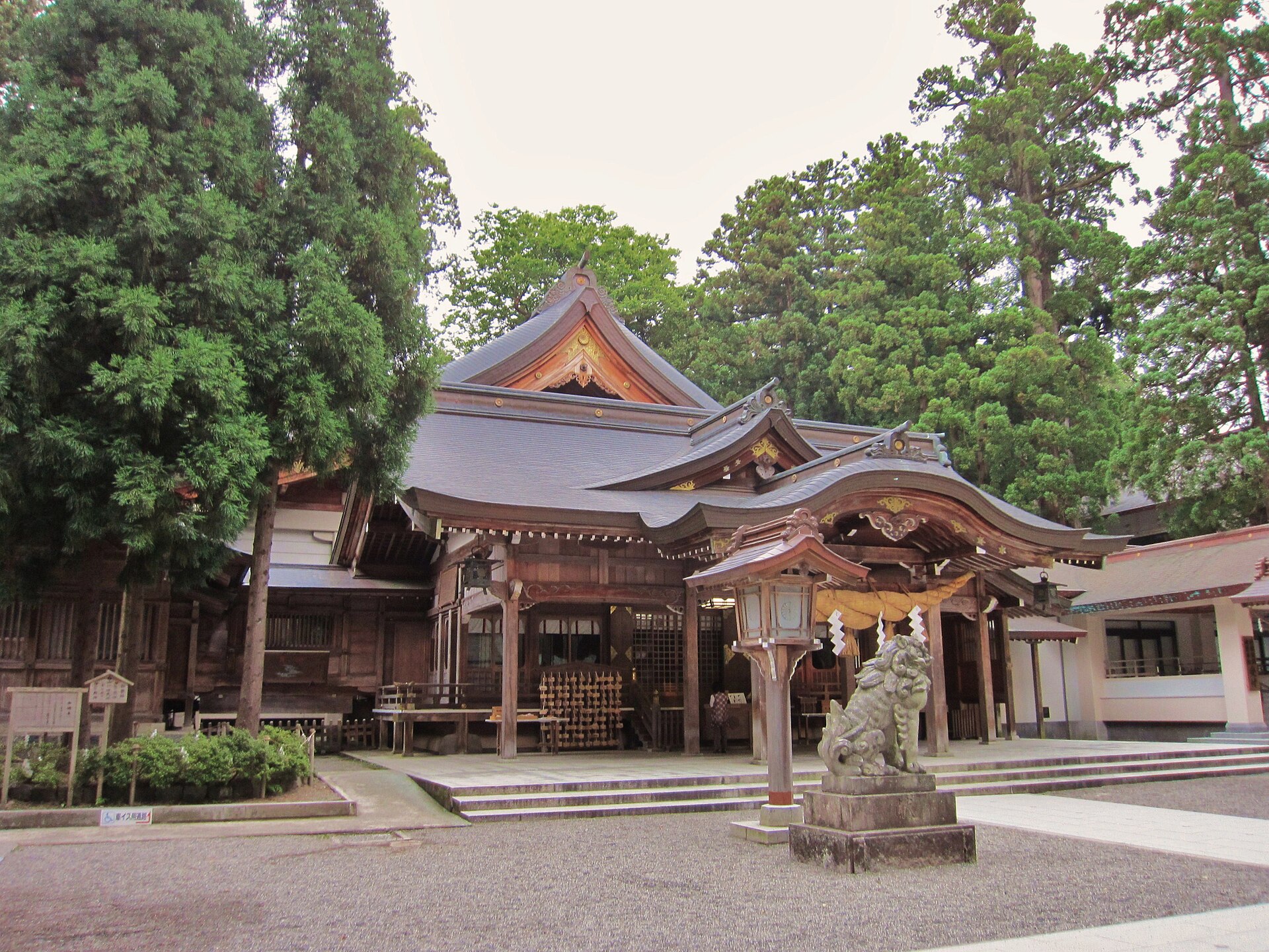 白山比咩神社の実写写真。訪問前のイメージ確認用。