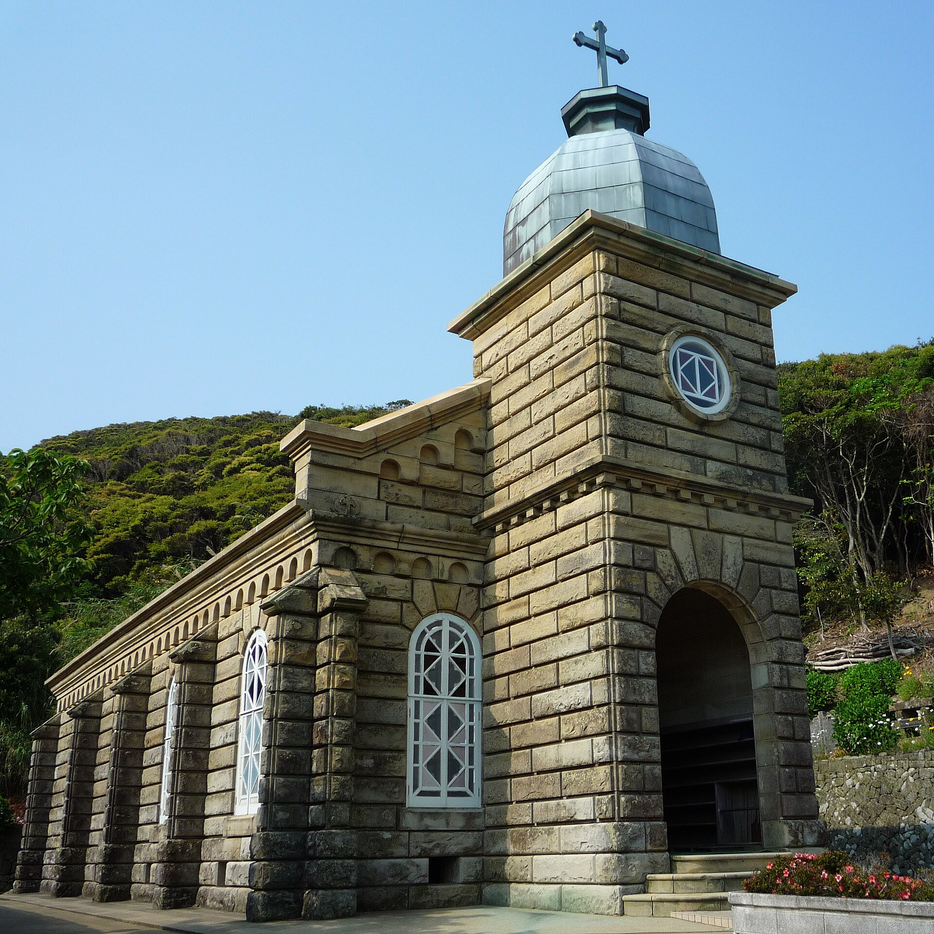 頭ヶ島天主堂の実写写真。訪問前のイメージ確認用。