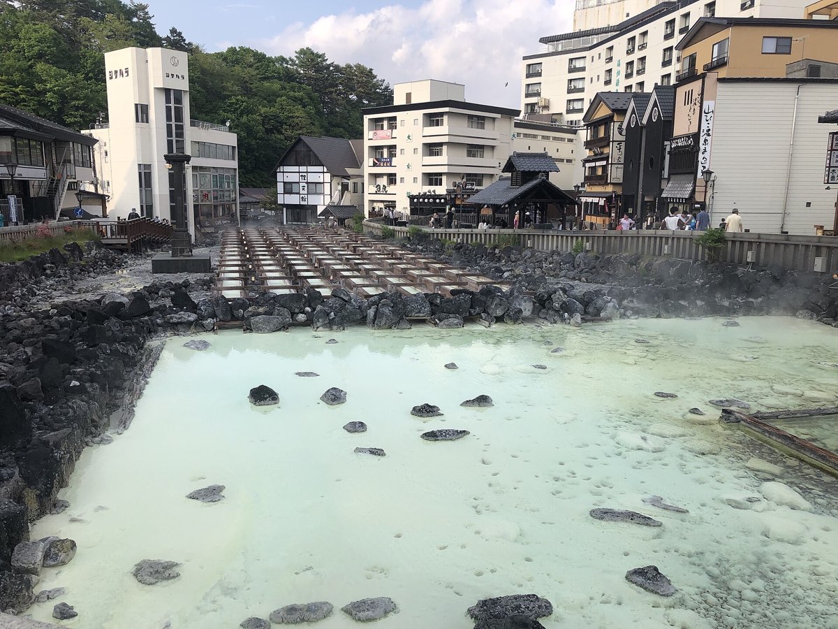 草津温泉 湯畑の実写写真。訪問前のイメージ確認用。