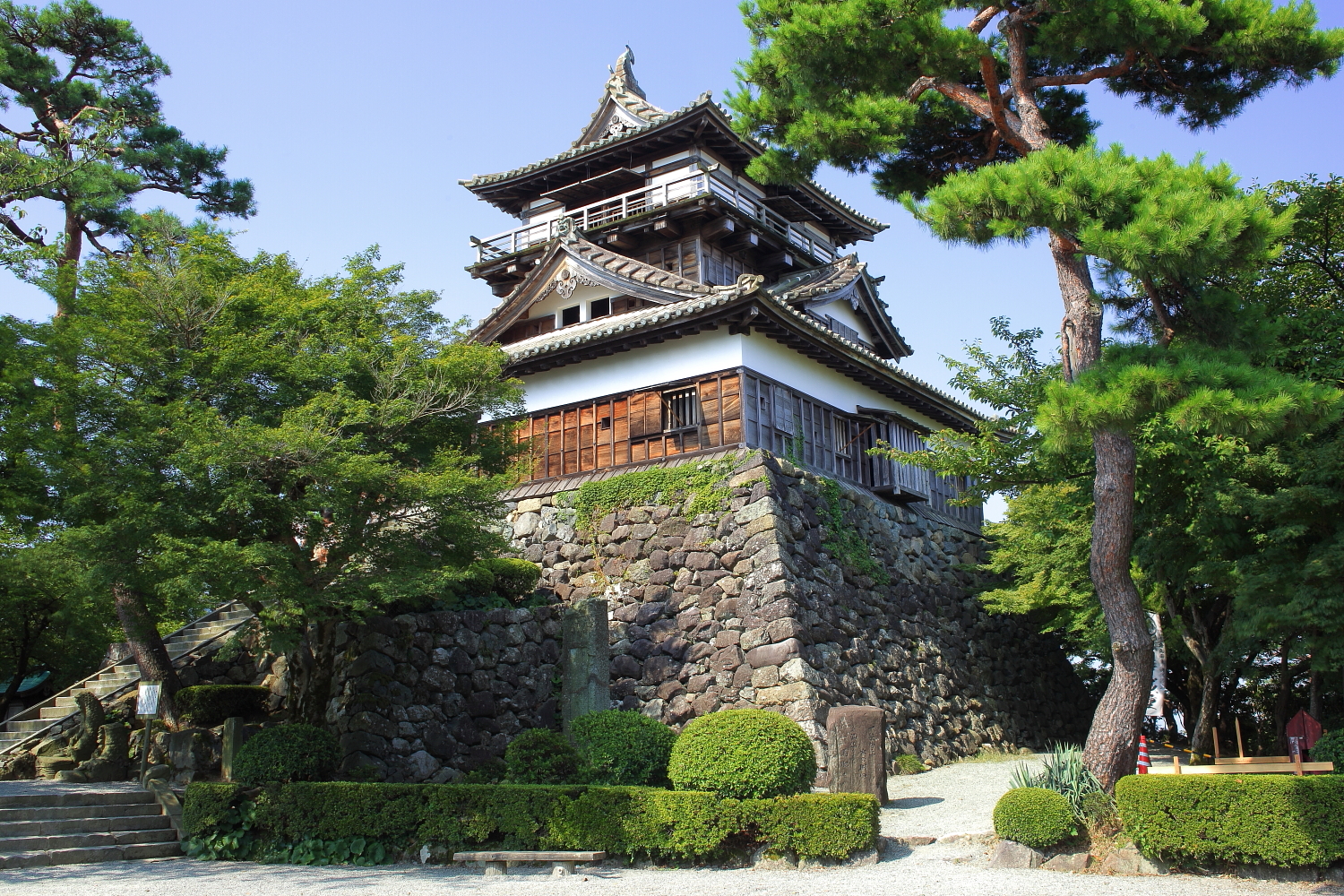 丸岡城の実写写真。訪問前のイメージ確認用。