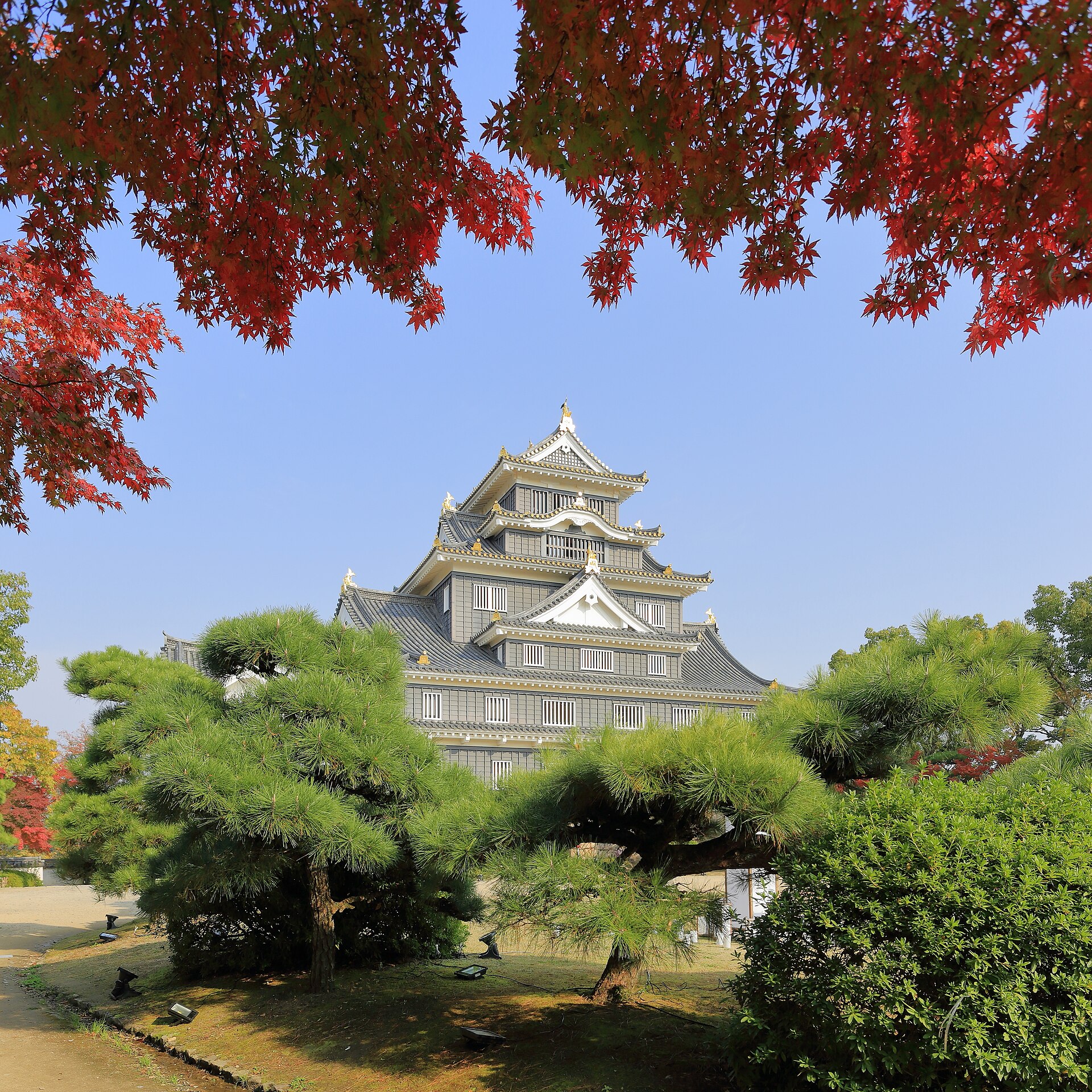 岡山城の実写写真。訪問前のイメージ確認用。