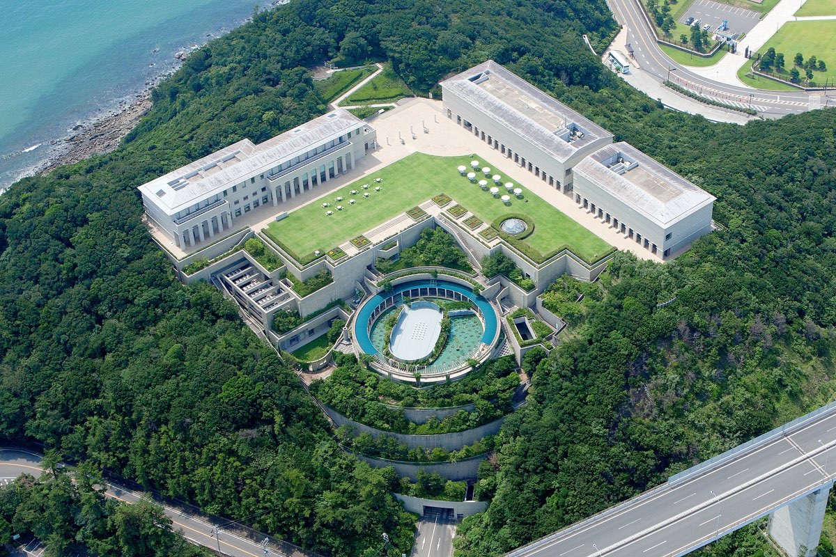 大塚国際美術館の実写写真。訪問前のイメージ確認用。