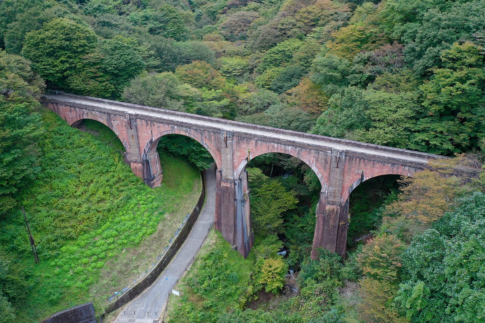 碓氷第三橋梁(めがね橋)の実写写真。訪問前のイメージ確認用。