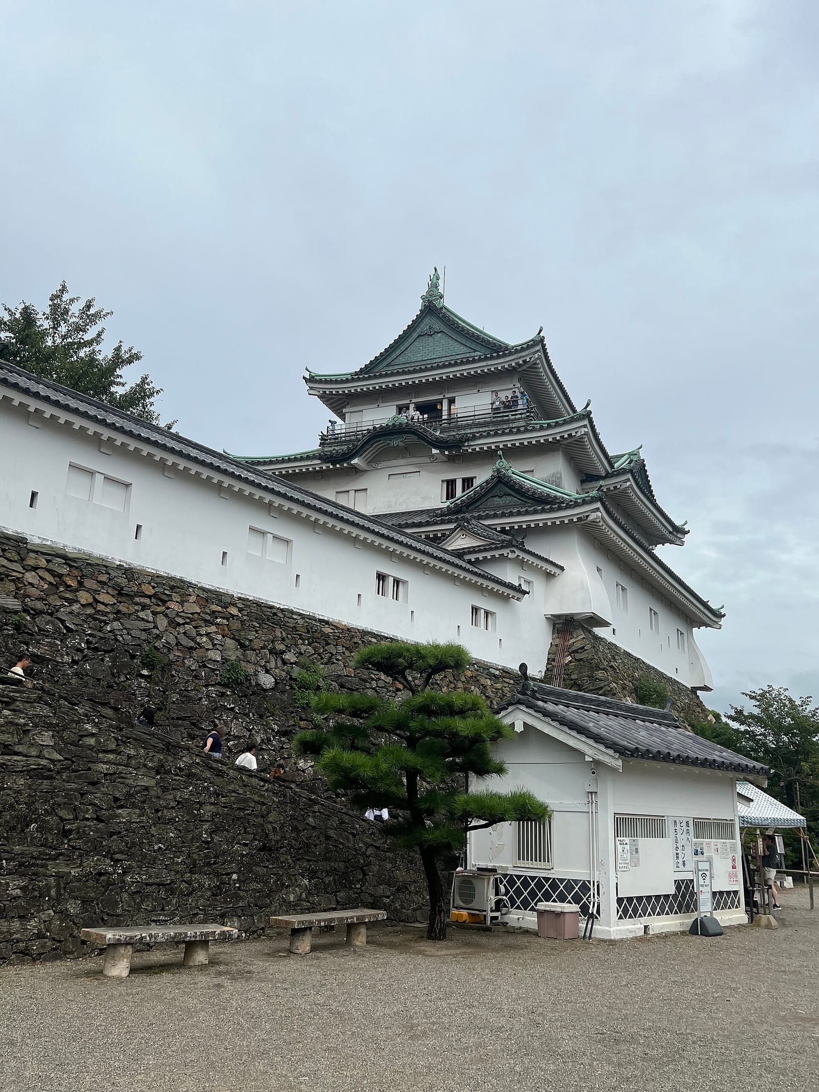 和歌山城の実写写真。訪問前のイメージ確認用。