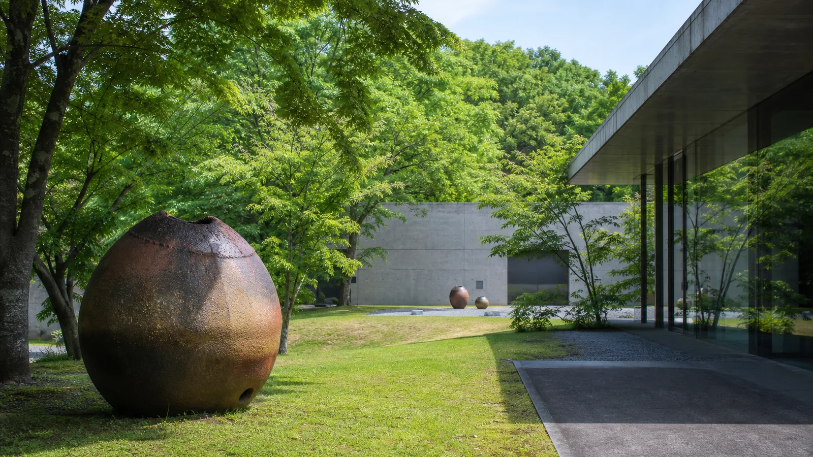 茨城県陶芸美術館の旅程検討を補う生成AIイメージ画像 2。実際の景観・施設外観ではありません。